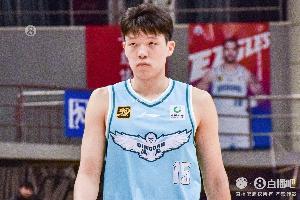 APP下载-高效两双难救主！杨瀚森替补10中7拿到16分11板1助1帽