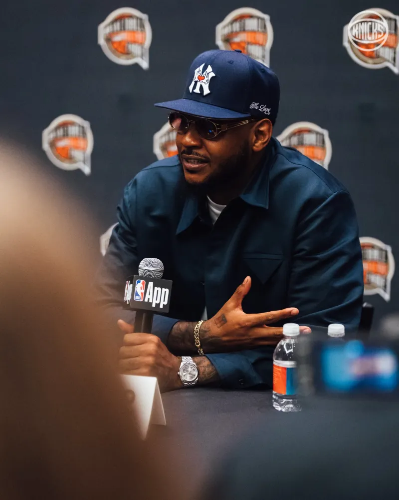 很期待！尼克斯社媒晒安东尼参加名人堂活动的照片