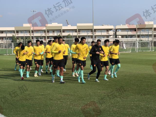 视频直播-输中国香港队的后果？  国足今日6点半出早操！